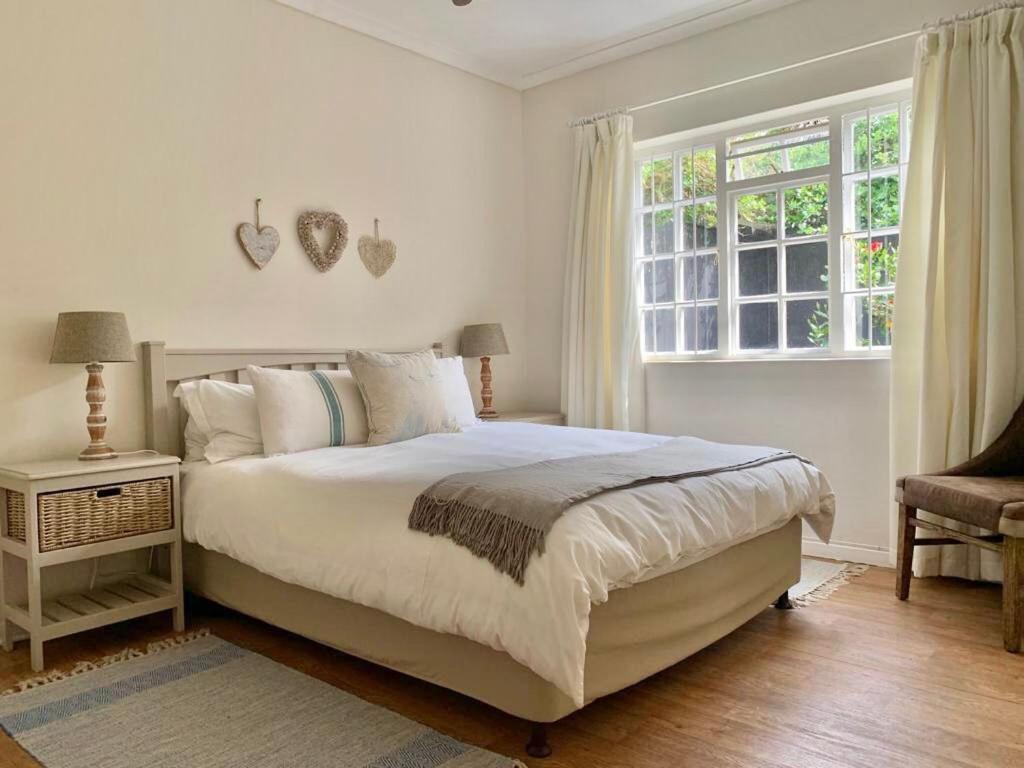 Anchor'S Rest Hotel Hermanus Bagian luar foto