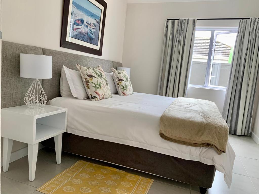 Anchor'S Rest Hotel Hermanus Bagian luar foto