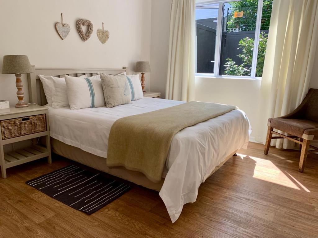 Anchor'S Rest Hotel Hermanus Bagian luar foto
