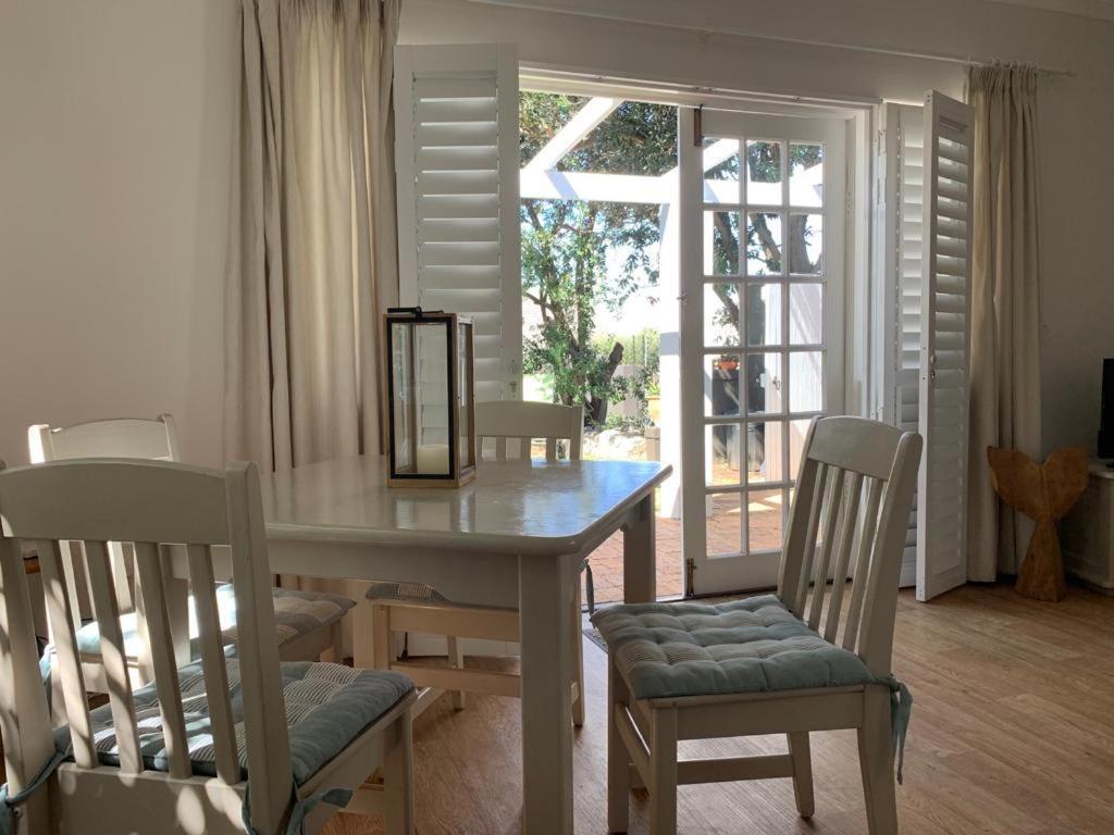 Anchor'S Rest Hotel Hermanus Bagian luar foto
