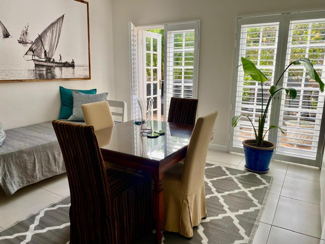 Anchor'S Rest Hotel Hermanus Bagian luar foto